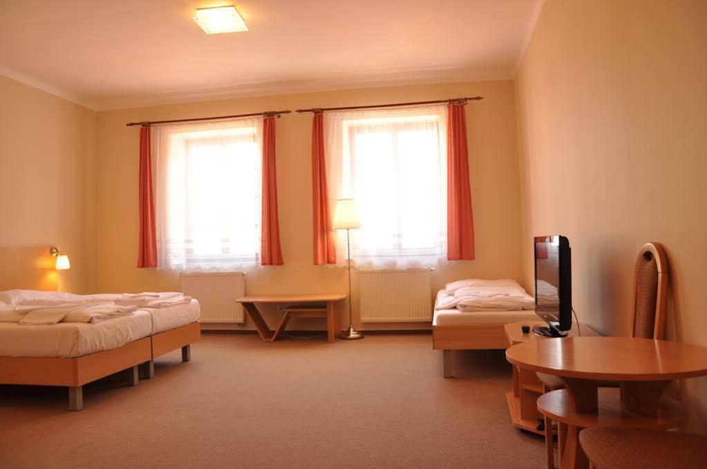 Hotel V Centru Ceske Budejovice Exterior foto